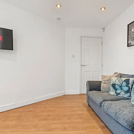 Spacious 1 Bedroom Apartment